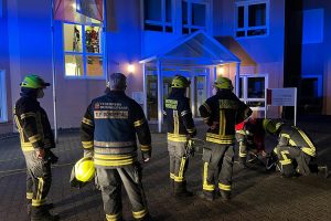 feuerwehr bergneustadt 01 ntoi einsatz dietrich bonhoeffer heim altenheim