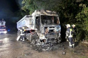 polizei oberberg lkw brand wipperfuerth