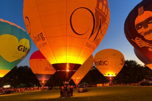 Lichterfest Nümbrecht 2024: Magisches Ballonglühen im Kurpark lockte 5.000 Besucher an (Mit Video)