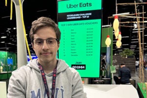 koeln ntoi gamescom 2024 ntoi 01 uber east ntoi eisenstange ntoi klimmzugstange