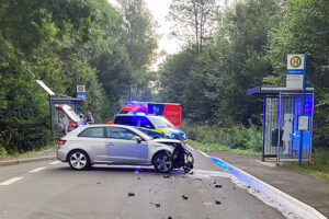 polizei oberberg nuembrecht unfall ntoi l320 holsteins muehle